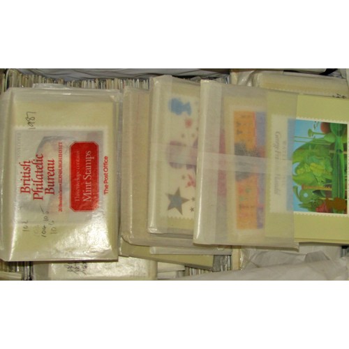 322 - A large collection of British Philatelic postcards mainly from the early 1980s, mint definitives inc... 