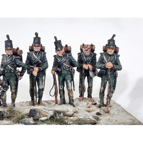 357 - Four display models of 19th century battle scenes including Napoleonic War Riflemen carrying the Kin... 