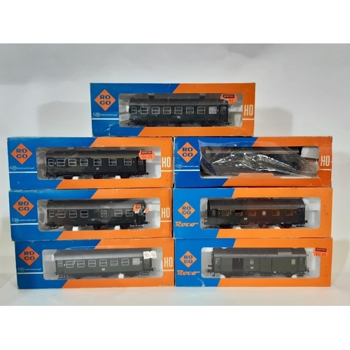 352 - Collection of boxed HO gauge coaches and rolling stock by Roco (10) and Liliput (4) together with 4 ... 