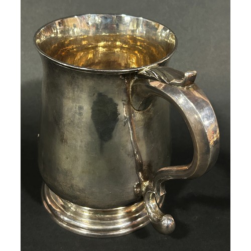 1214 - A Channel Islands silver 2 pint baluster tankard with an acanthus scrolled handle, stamped I H of Gu... 