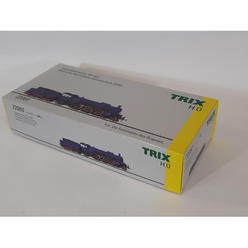 HO gauge 4-6-2 German steam locomotive and tender by Trix no 22060, boxed with all internal packaging