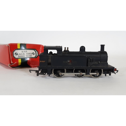 371 - A collection of Hornby rail models comprising Midnight Freight Electric Train Set R674 in original b... 