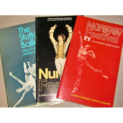 286 - Considerable collection of Royal Opera House programmes from 1970s & 1980s together with other theat... 