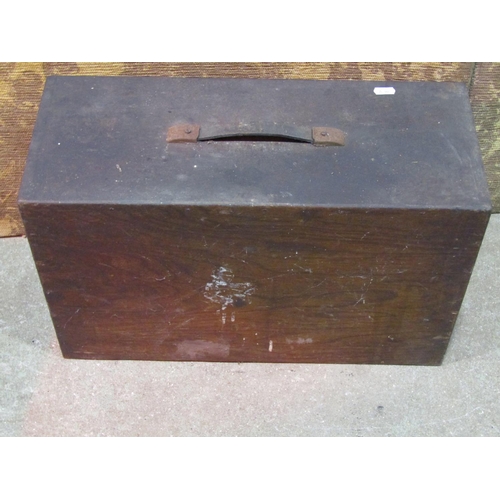 2176 - A vintage oak portable engineers tool box fitted with five long graduated drawers (lacks panelled fr... 