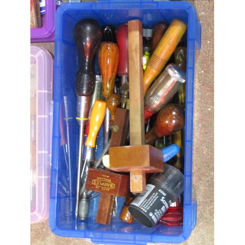 2180 - A quantity of contemporary hand tools