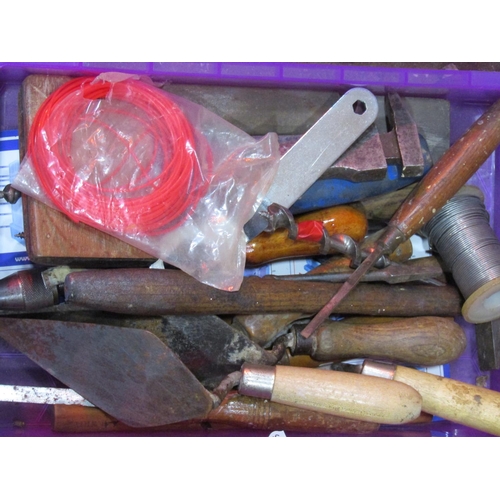 2180 - A quantity of contemporary hand tools