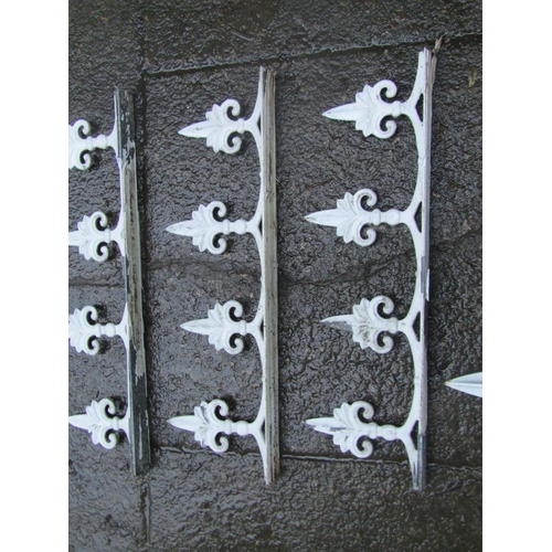 2023 - A run of painted cast alloy ridge finials with repeating pattern, possibly off a summerhouse, garden... 