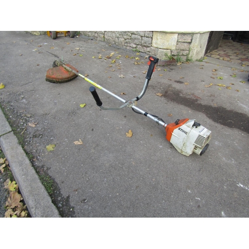 2115 - A Stihl FS44 petrol strimmer