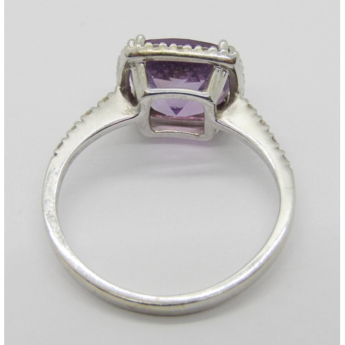 1357 - 18ct white gold square amethyst and diamond ring, size K, 2.4g