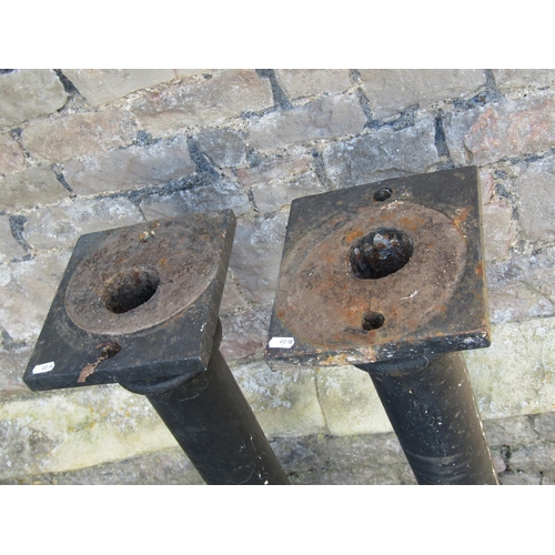 2099 - Pair of Victorian cast iron columns with square fixing plates, approx 1m high