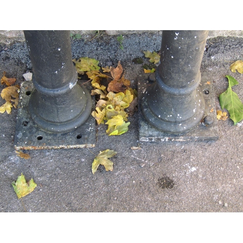 2099 - Pair of Victorian cast iron columns with square fixing plates, approx 1m high