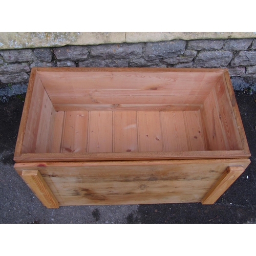 2183 - A stripped pine blanket box with loose removable lid and moulded plinth, 92cm long x 46cm wide x 44c... 