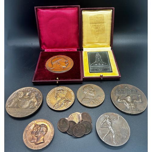 1795 - An interesting and wide ranging collection of commemorative coins and medallions, principally Imperi... 