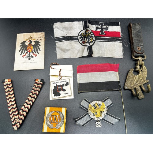 1814 - An interesting and wide ranging collection of Imperial German / Prussian and other military badges a... 