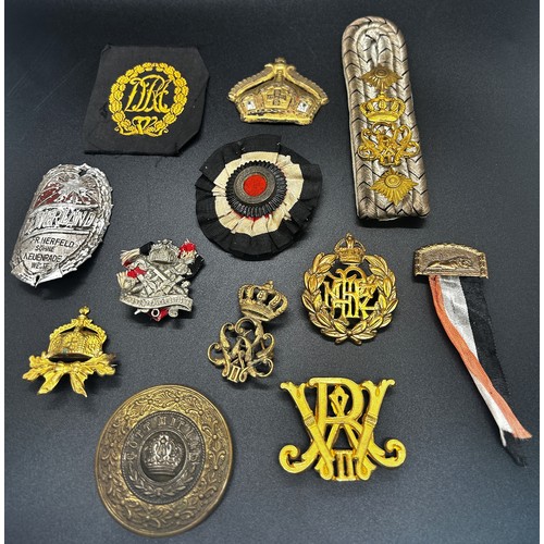 1814 - An interesting and wide ranging collection of Imperial German / Prussian and other military badges a... 