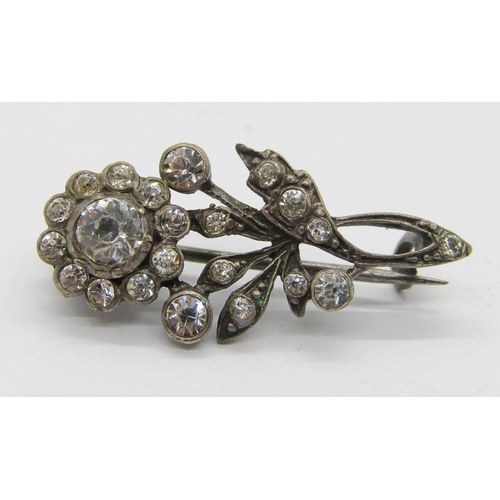 1366 - Group of antique jewellery comprising an 18ct pearl dress stud, maker 'WB', with fitted JC Vickery o... 