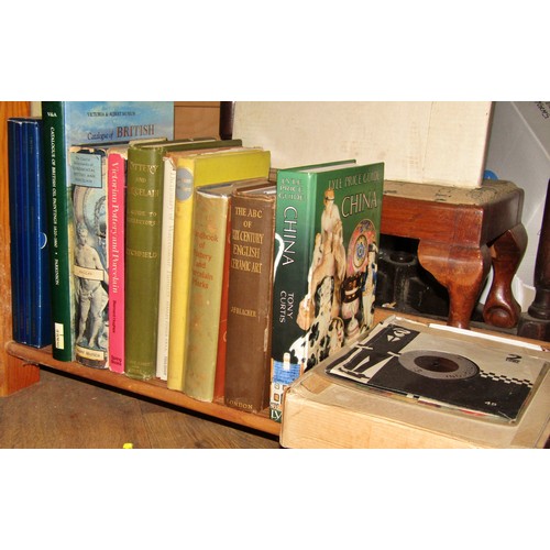 222 - Miscellaneous collection of books to include ceramics, clocks, gardening and nature, etc