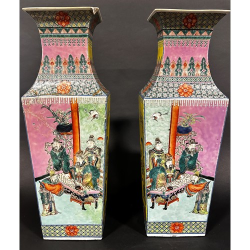 1040 - Pair of large (59cm tall) Chinese Famille Rose square form vases, Qing dynasty, with each sides mirr... 