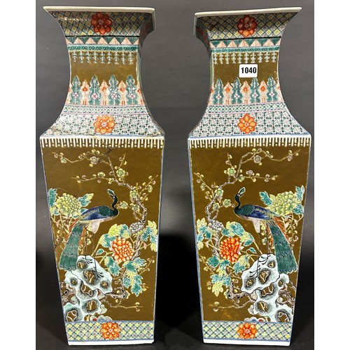 1040 - Pair of large (59cm tall) Chinese Famille Rose square form vases, Qing dynasty, with each sides mirr... 