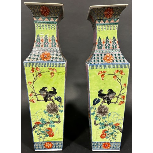 1040 - Pair of large (59cm tall) Chinese Famille Rose square form vases, Qing dynasty, with each sides mirr... 