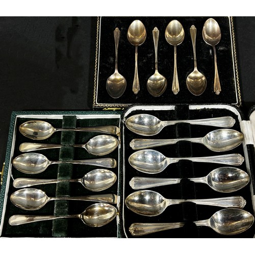 244 - Three boxed sets of six silver teaspoons and a single small silver sugar tong, 7.3 ozs approximately... 