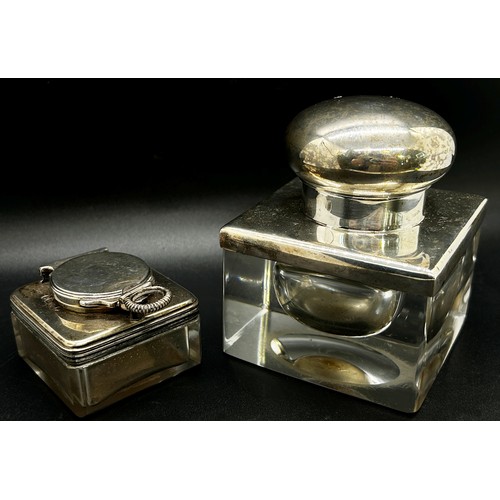 295 - A William IV silver travelling inkwell with a screw down lid, London 1828, maker Thomas Whitehead, t... 