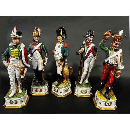 89 - Fourteen Capodimonte porcelain figures of Napoleonic soldiers, to include Napoleon