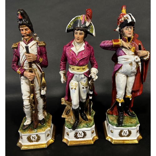 89 - Fourteen Capodimonte porcelain figures of Napoleonic soldiers, to include Napoleon