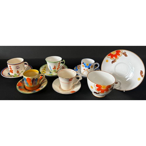 109 - Collection of 18th, 19th and 20th century tea cups and saucers and coffee cans with examples by Worc... 