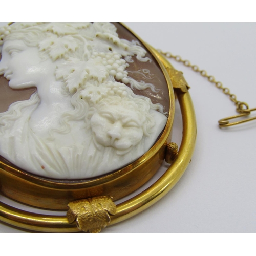 385 - Good quality 19th century 9ct cameo brooch depicting a classical female, possibly Queen Omphale, wit... 