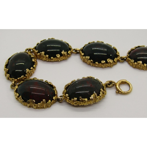 346 - Stylised vintage 9ct bracelet set with seven oval cabochon bloodstones, 18.5cm L approx, 24.8g