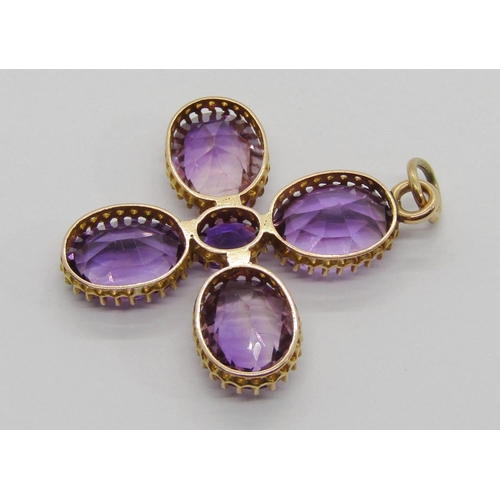 359 - 19th century yellow metal claw set amethyst cross pendant, 3.5 x 2.9cm approx, 4.2g