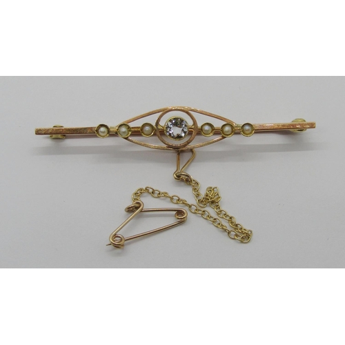 379 - Group of jewellery comprising a vintage 9ct bangle with engraved detail, 6.2g, together with an Edwa... 