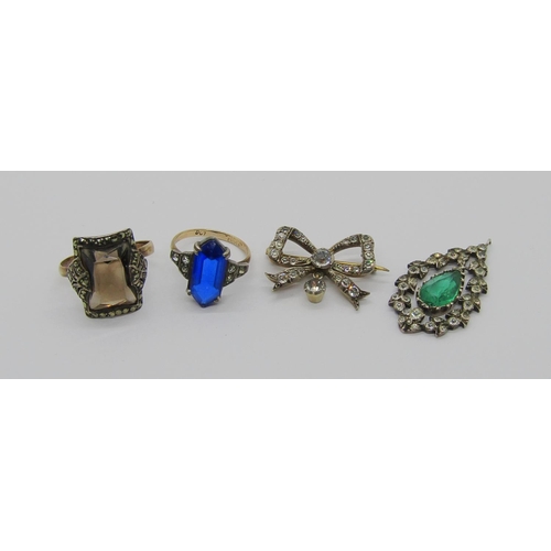 391 - Group of antique jewellery comprising an Art Deco style 9ct gold and silver dress ring, a further dr... 