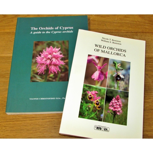 806 - Extensive collection of books on the flora of orchids to include reference on British and European o... 