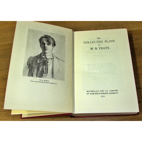 826 - Mixed collection of poetry and ballads including Wilfred Owen, Dylan Thomas, Yeats and Hardy