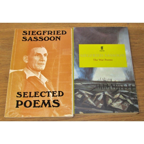 833 - Extensive collection of 20th century and earlier poetry to include Dylan Thomas, Sylvia Plath, John ... 