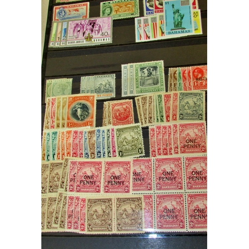 869 - 8 stockbooks, containing a alrge quantity of commenwelth mint and used QV-QE11. Many sets and much d... 