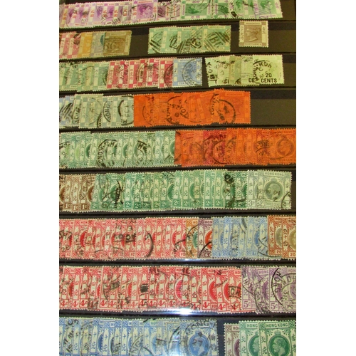 869 - 8 stockbooks, containing a alrge quantity of commenwelth mint and used QV-QE11. Many sets and much d... 