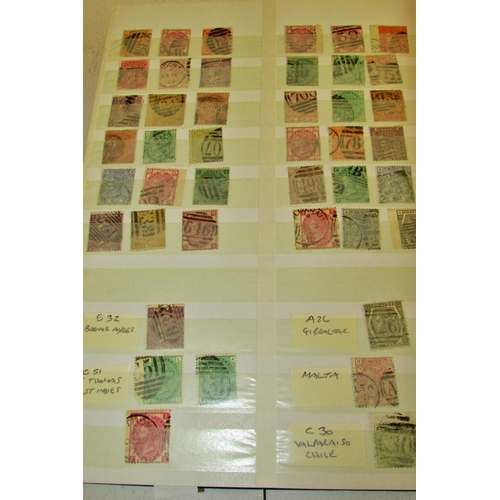 872 - A Great Britain collection housed in 2 stock books and SG printed album. QV-QE11 Large quantity of Q... 