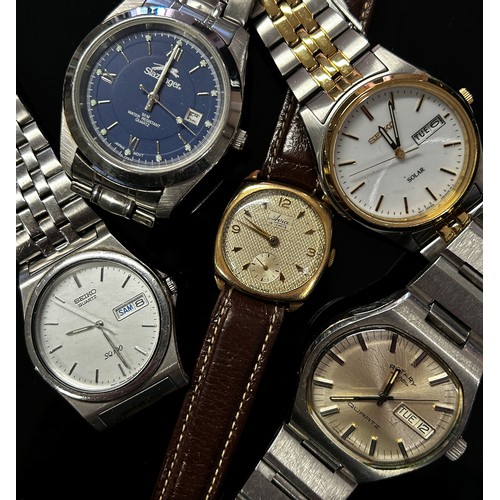 491 - Five assorted gentleman’s wristwatches, to include a 9ct gold cased Avia 15 jewel example, others by... 