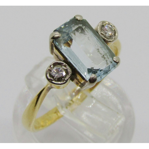 325 - Early 20th century 18ct emerald-cut aquamarine and diamond three stone ring, size J, 3.4g