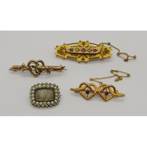 350 - Group of antique jewellery comprising a 19th century yellow metal mourning brooch with pearl surroun... 