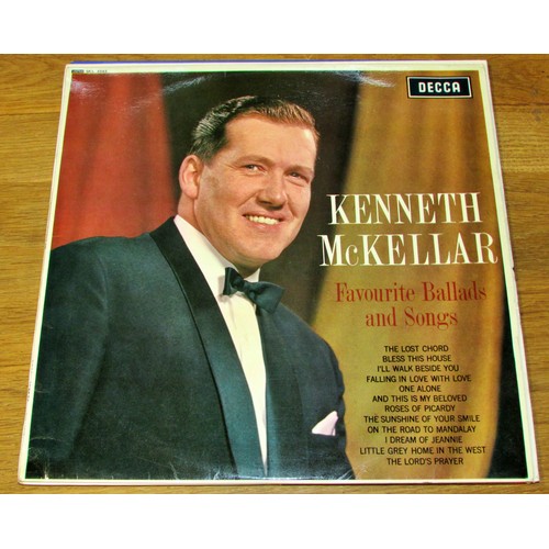 862 - Collection of easy listening LPs from the 50s and 60s to include Jim Reeves, Harry Secombe, Nat King... 