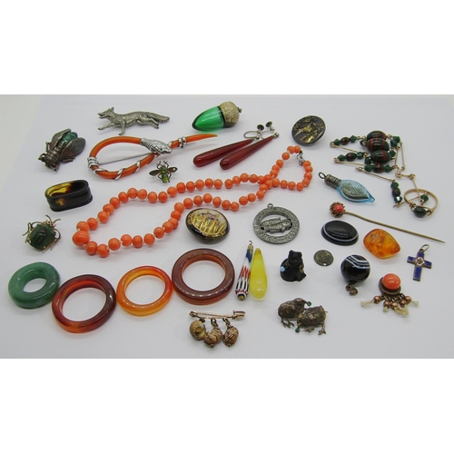 408 - Mixed collection of antique and vintage costume jewellery to include two coloured glass scent pendan... 