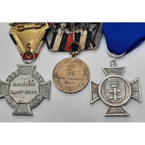 476 - An interesting mixed group of Prussian / WW1 period German medals / awards Imperial Prussian Flander... 