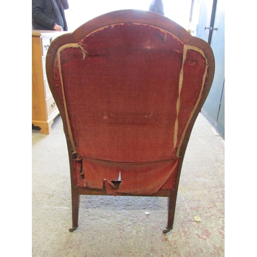 1408 - A good quality William IV mahogany drawing room chair with carved and shaped outline, scrolled arms,... 