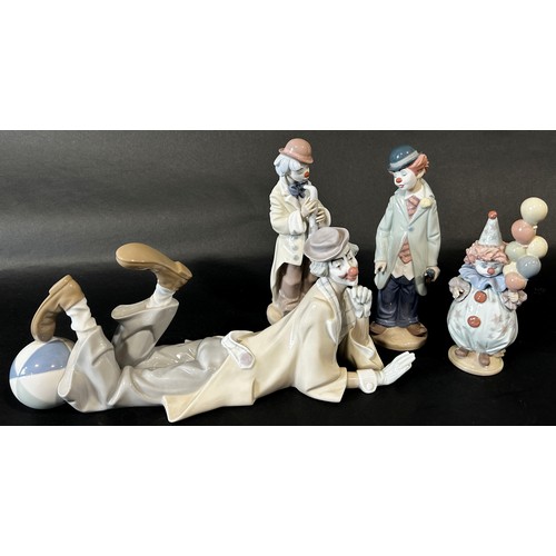 129 - Collection of 7 Lladro figures