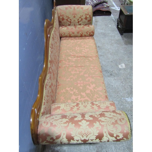 1385 - Victorian mahogany chaise longue with serpentine outline, part showwood frame, raised on cabriole su... 