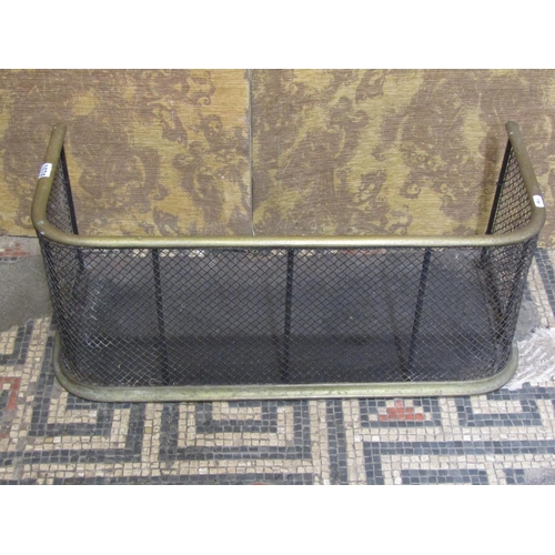 1074 - A small 19th century wirework fender with brass rail and curb, 31 cm high x 76 cm wide x 34 cm deep ... 